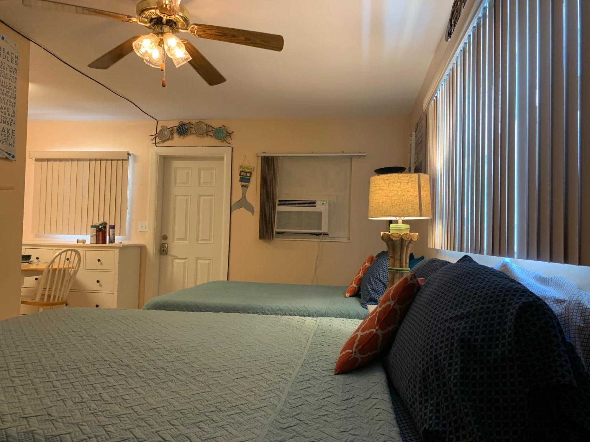 Michaels -Beachside Bungalows St. Pete Beach Exteriör bild